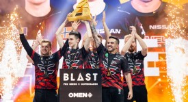 美食探索！各国选手沉迷法国面包与咖啡，ZmjjKK直播带货可颂